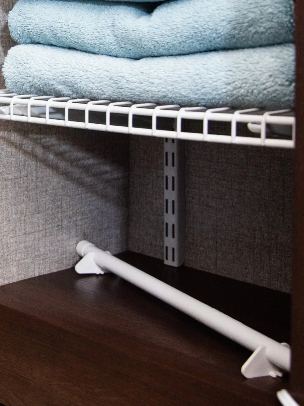 Damp Defender by Dampp-Chaser (36 Inches, White) – Compact Dehumidifier